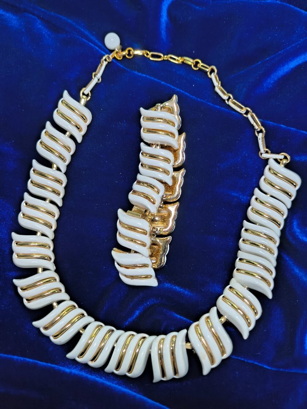 Vintage 1950s Coro Pegasus White & Gold Tone Wave Demi-Parure Necklace Bracelet